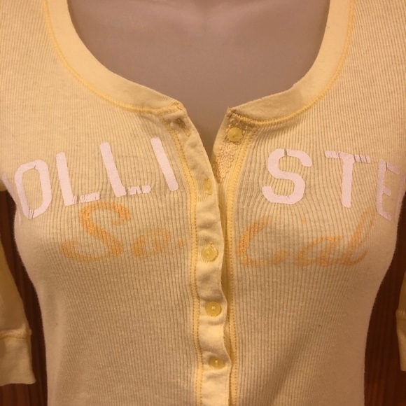 Hollister Shirt - Picture 2 of 6